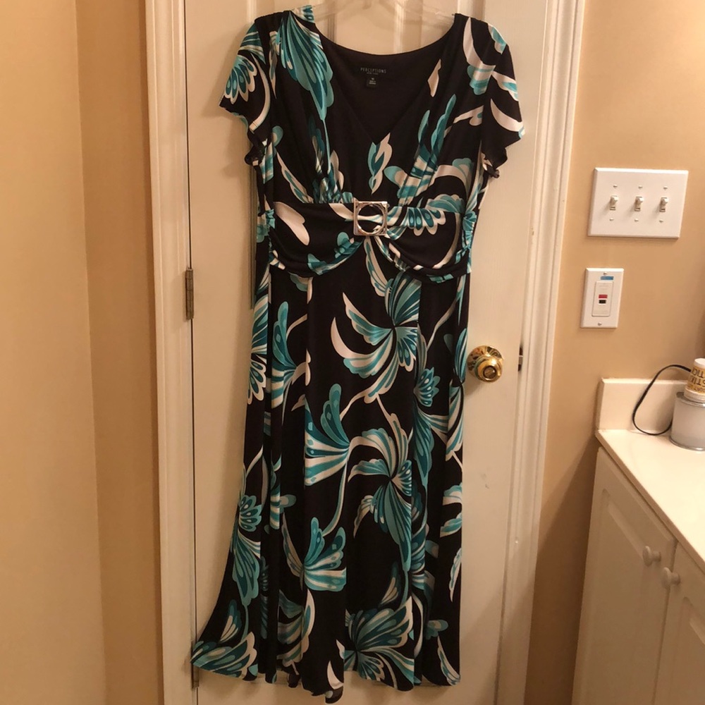 Perceptions v-neck dress